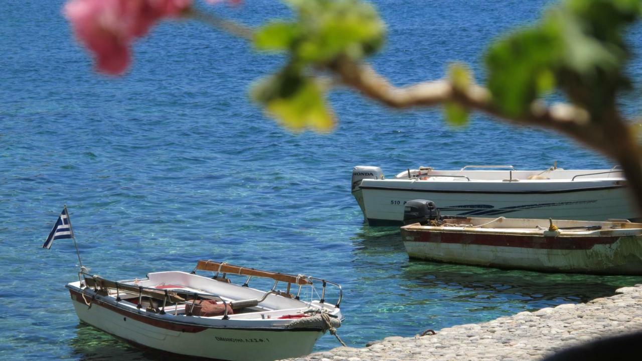 Taverna Akrogiali Lutró Kültér fotó