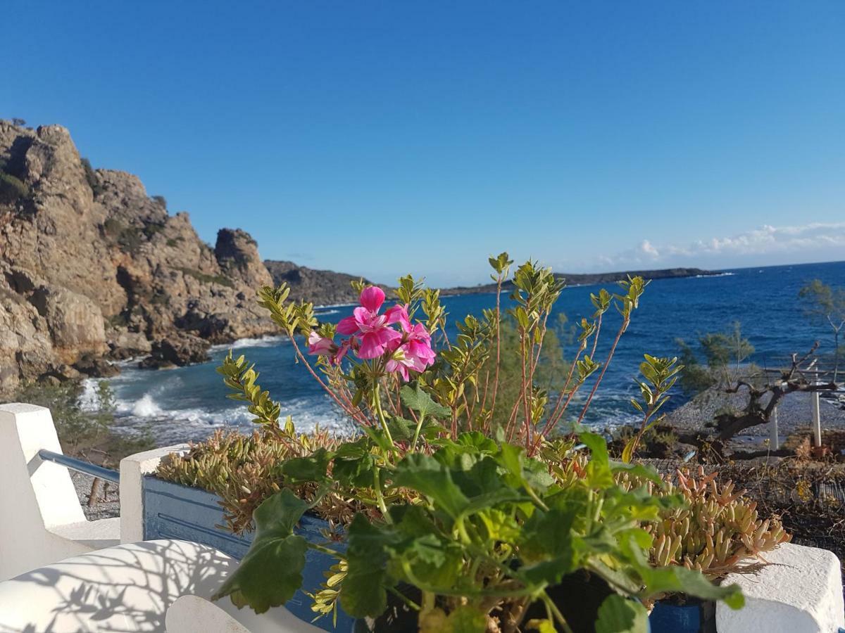 Taverna Akrogiali Lutró Kültér fotó